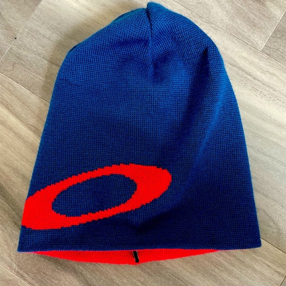 Oakley Two-tone Reversible Beanie - Picture 1 of 2